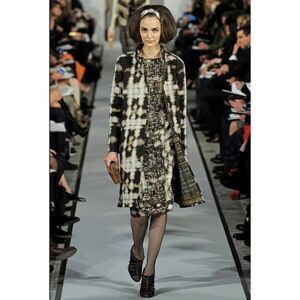 $2500 OSCAR DE LA RENTA 2012 Knee-Length Dress Sz 4 beaded Brown